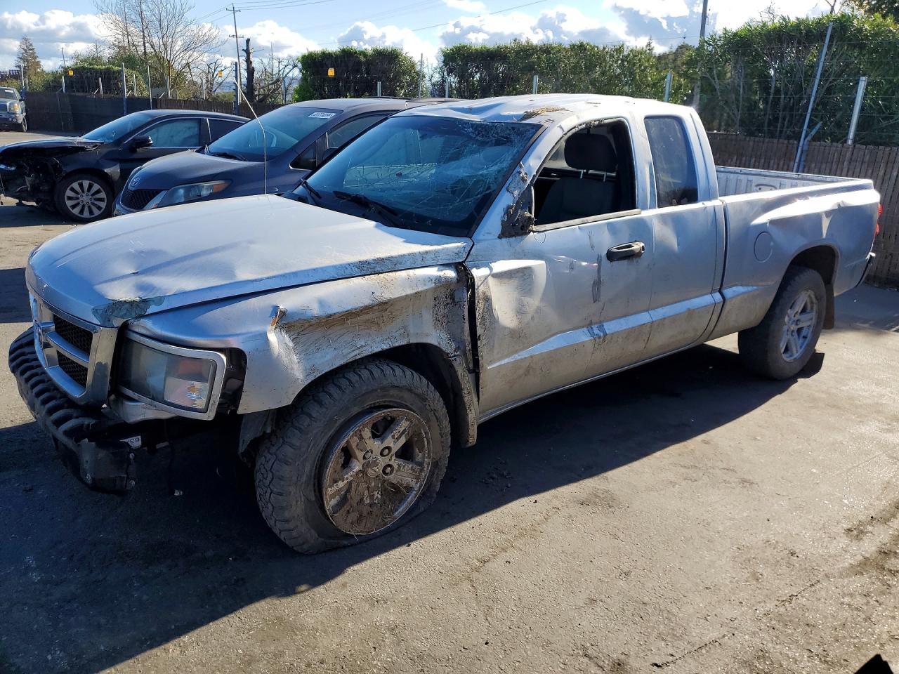 2010 DODGE Dakota