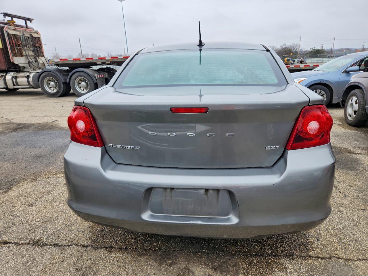 2013 DODGE Avenger