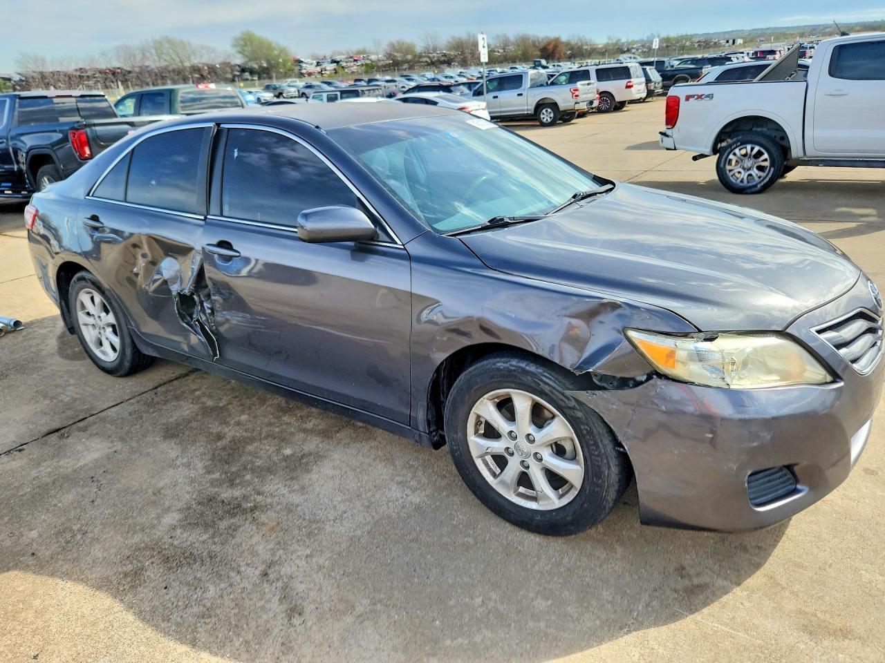 2011 TOYOTA CAMRY