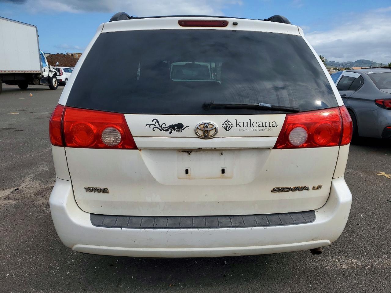 2010 TOYOTA SIENNA