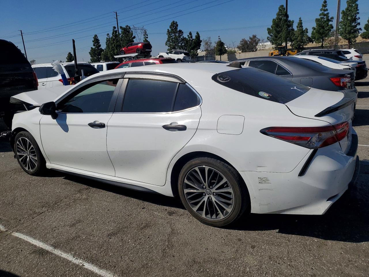 2018 TOYOTA CAMRY