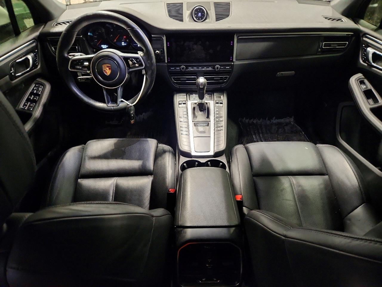 2020 PORSCHE Macan