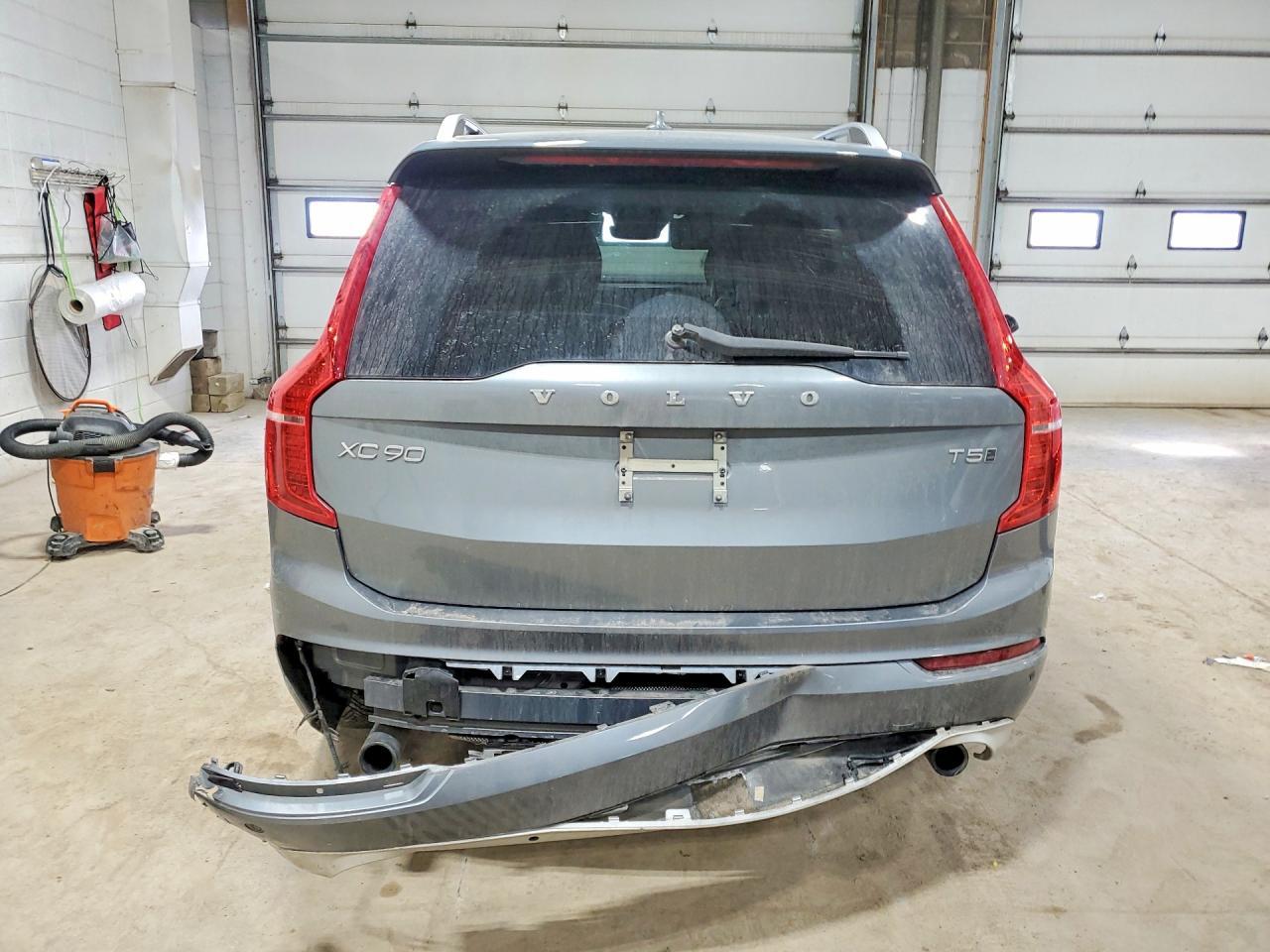 2018 VOLVO XC90