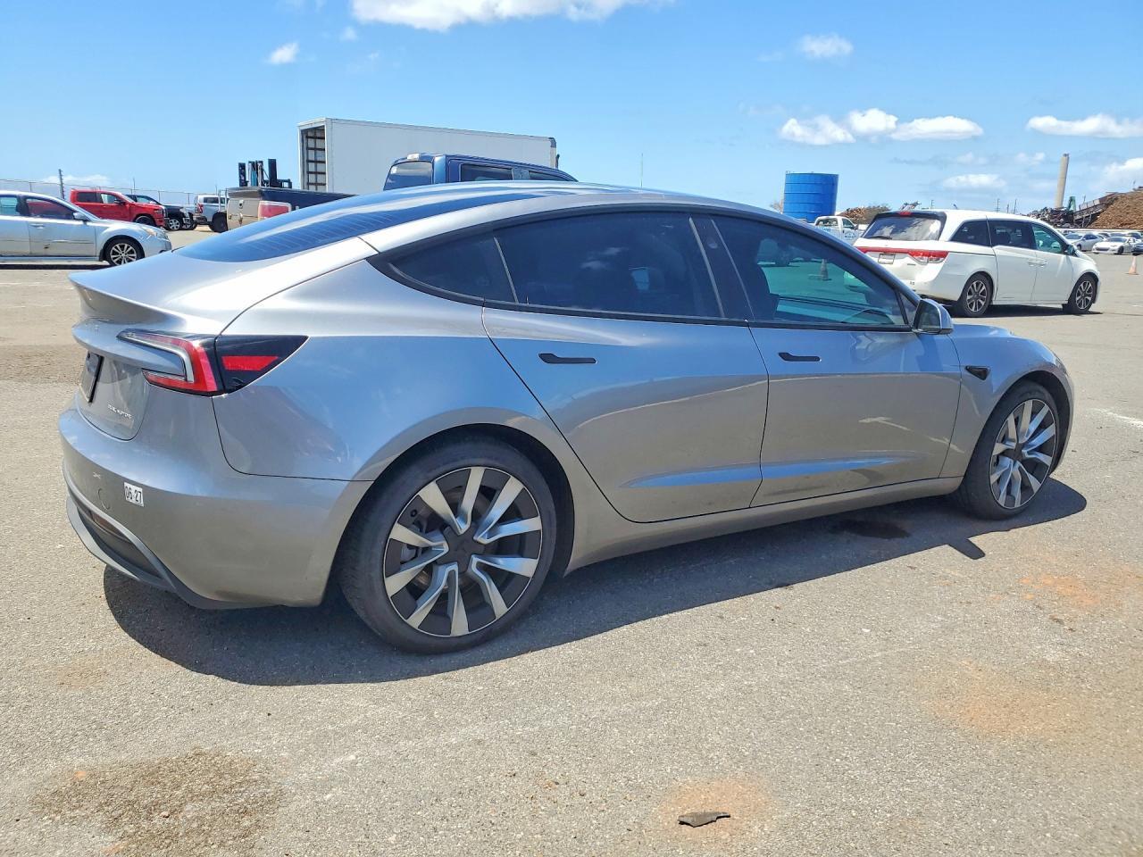 2025 TESLA MODEL 3