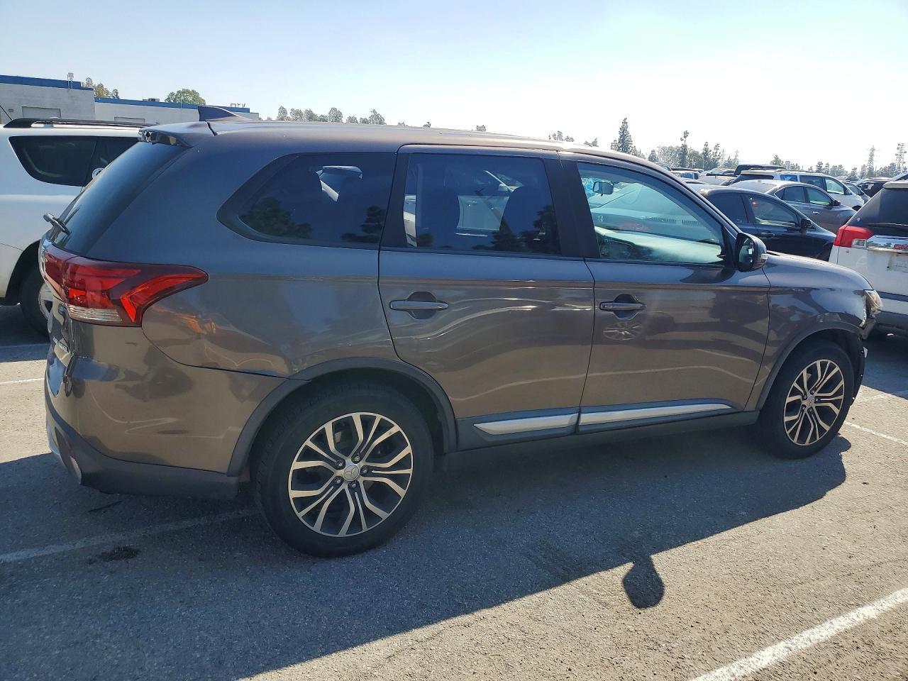 2017 MITSUBISHI outlander