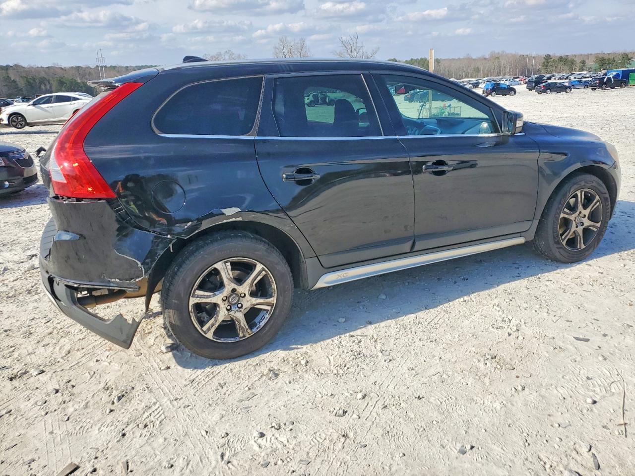 2011 VOLVO XC60