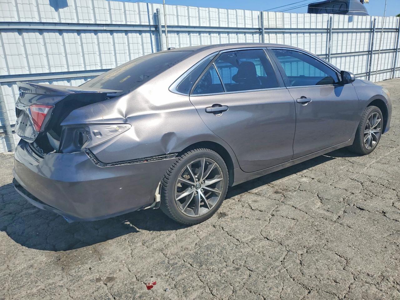 2016 TOYOTA CAMRY
