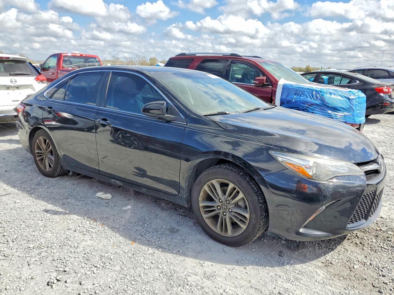 2016 TOYOTA CAMRY