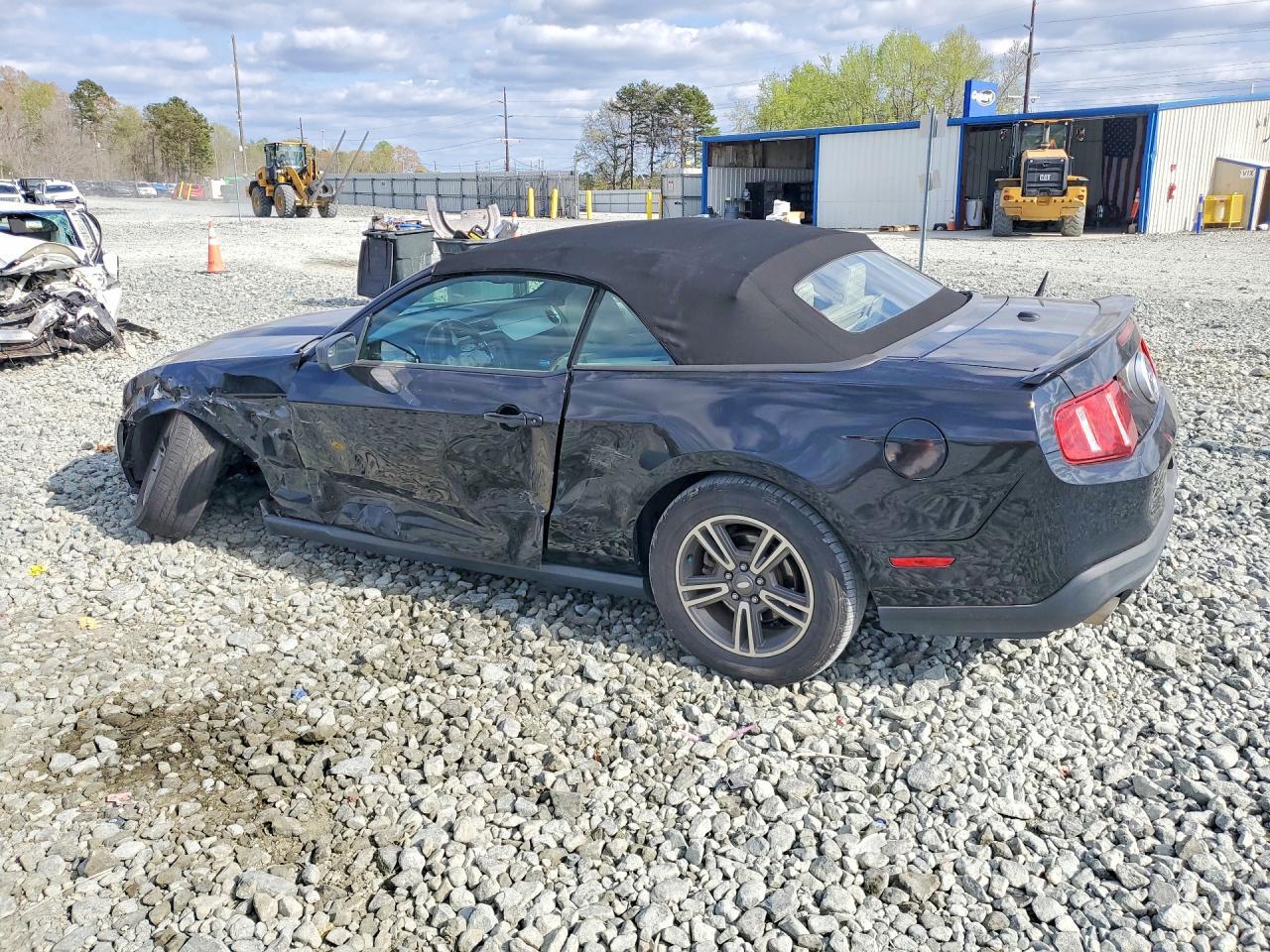 2011 FORD MUSTANG