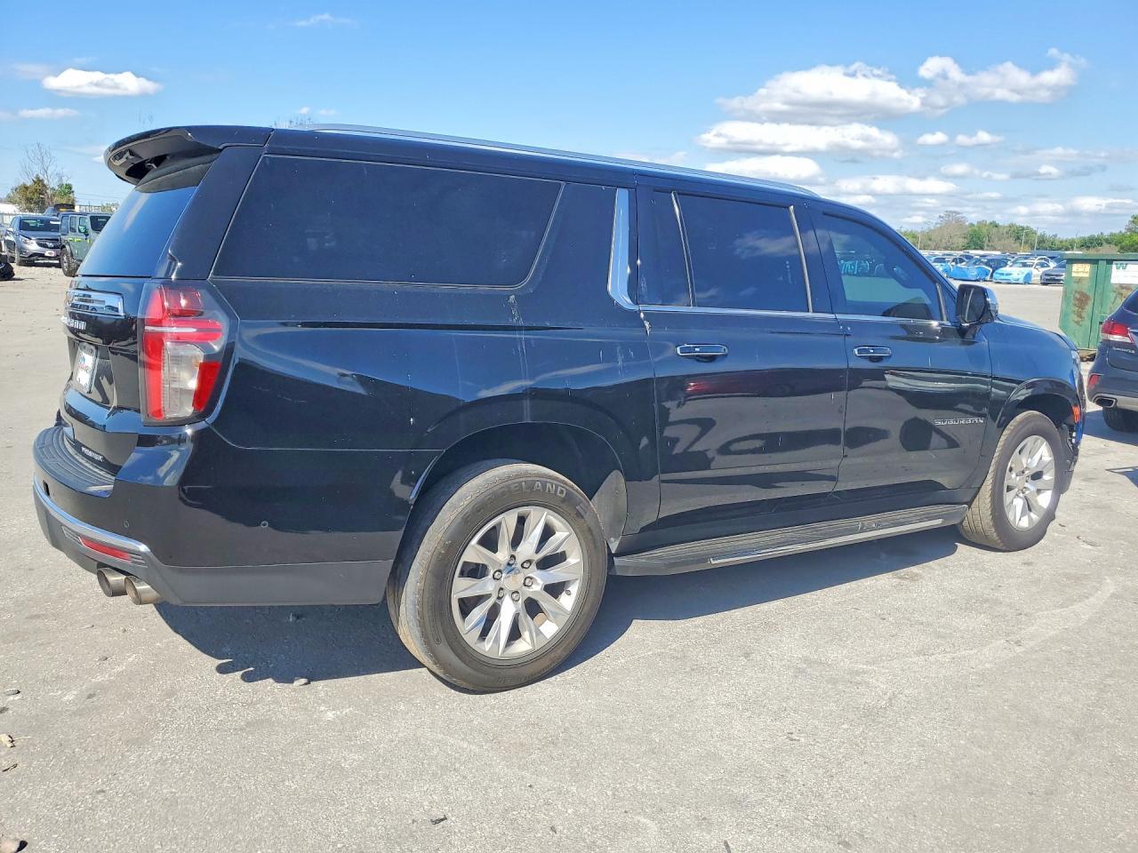 2023 CHEVROLET Suburban