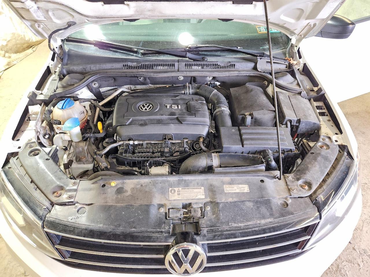 2016 VOLKSWAGEN JETTA