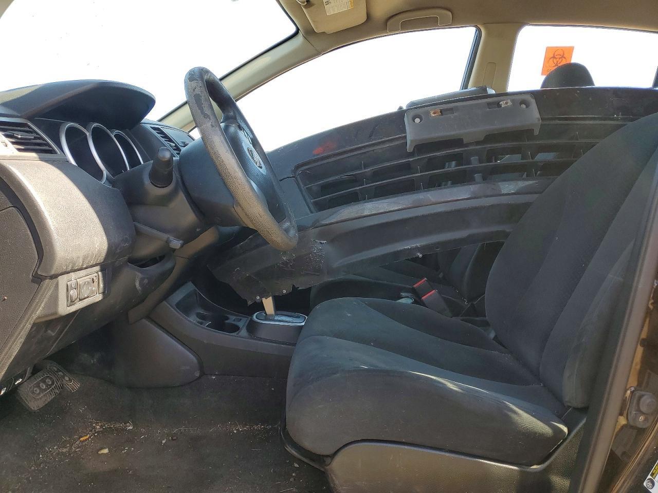 2011 NISSAN VERSA