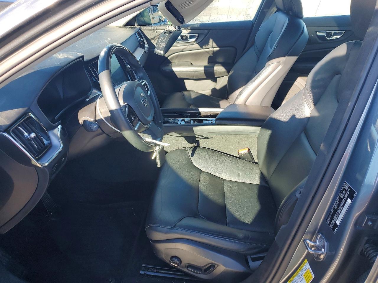 2020 VOLVO S60