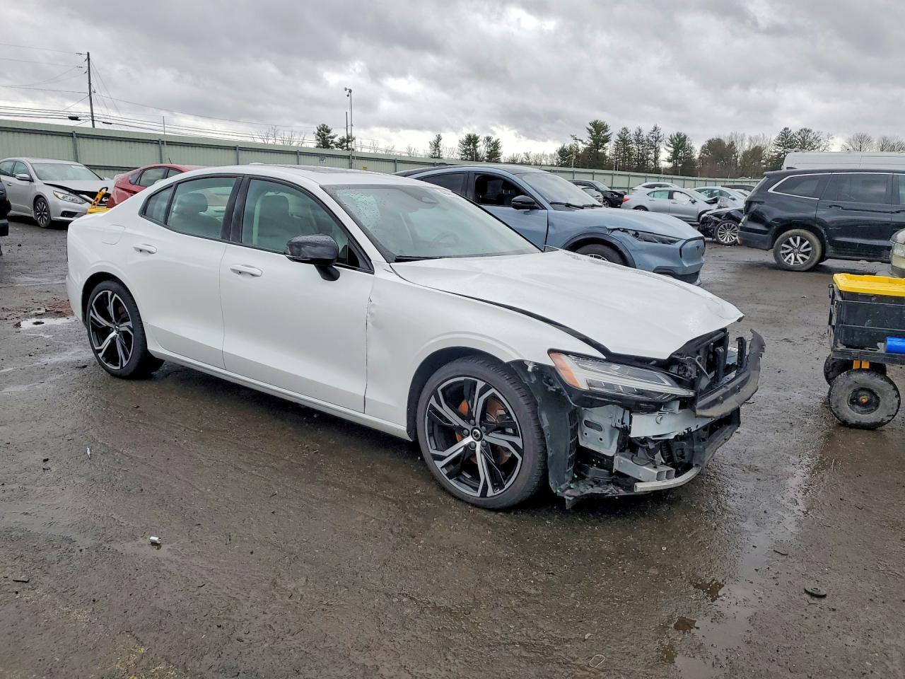 2023 VOLVO S60