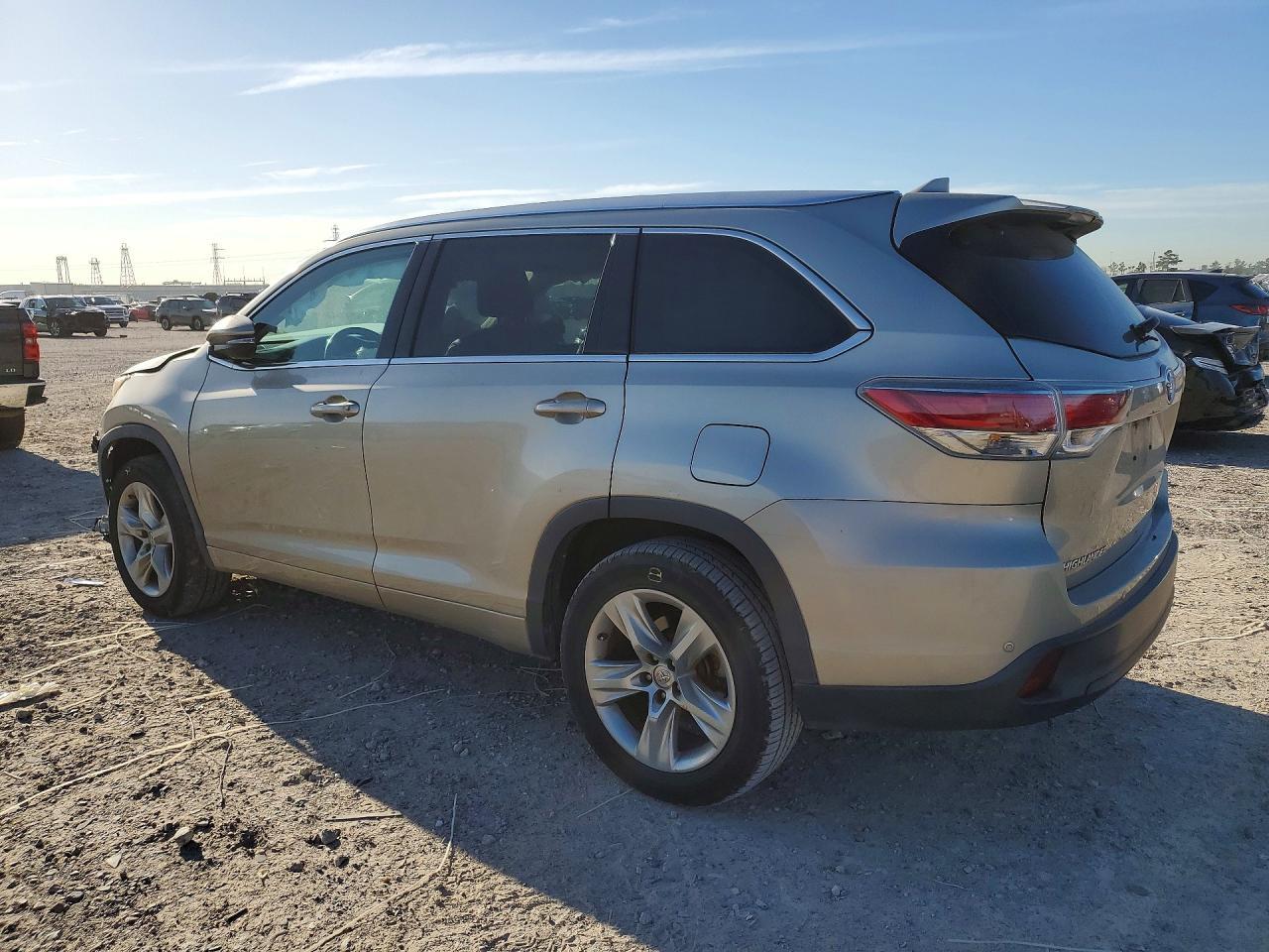 2014 TOYOTA HIGHLANDER