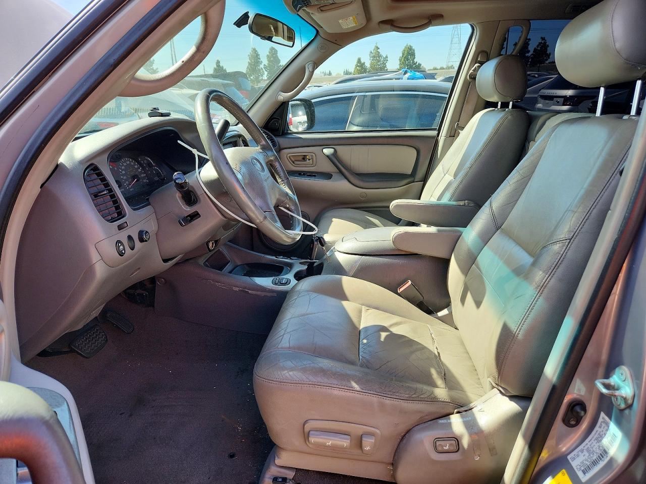 2002 TOYOTA Sequoia