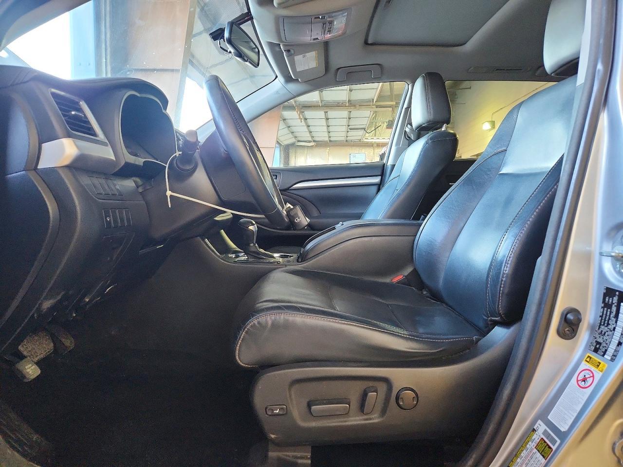 2016 TOYOTA HIGHLANDER