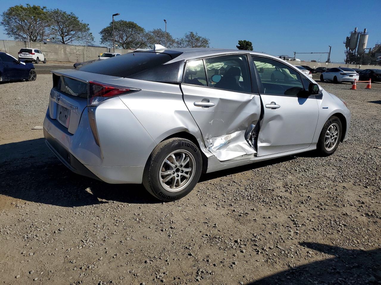 2016 TOYOTA PRIUS