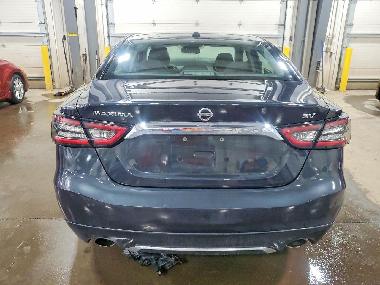 2017 NISSAN Maxima