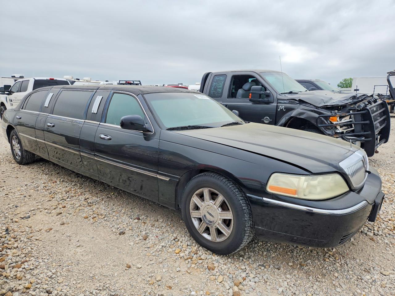 2007 LINCOLN Town Car