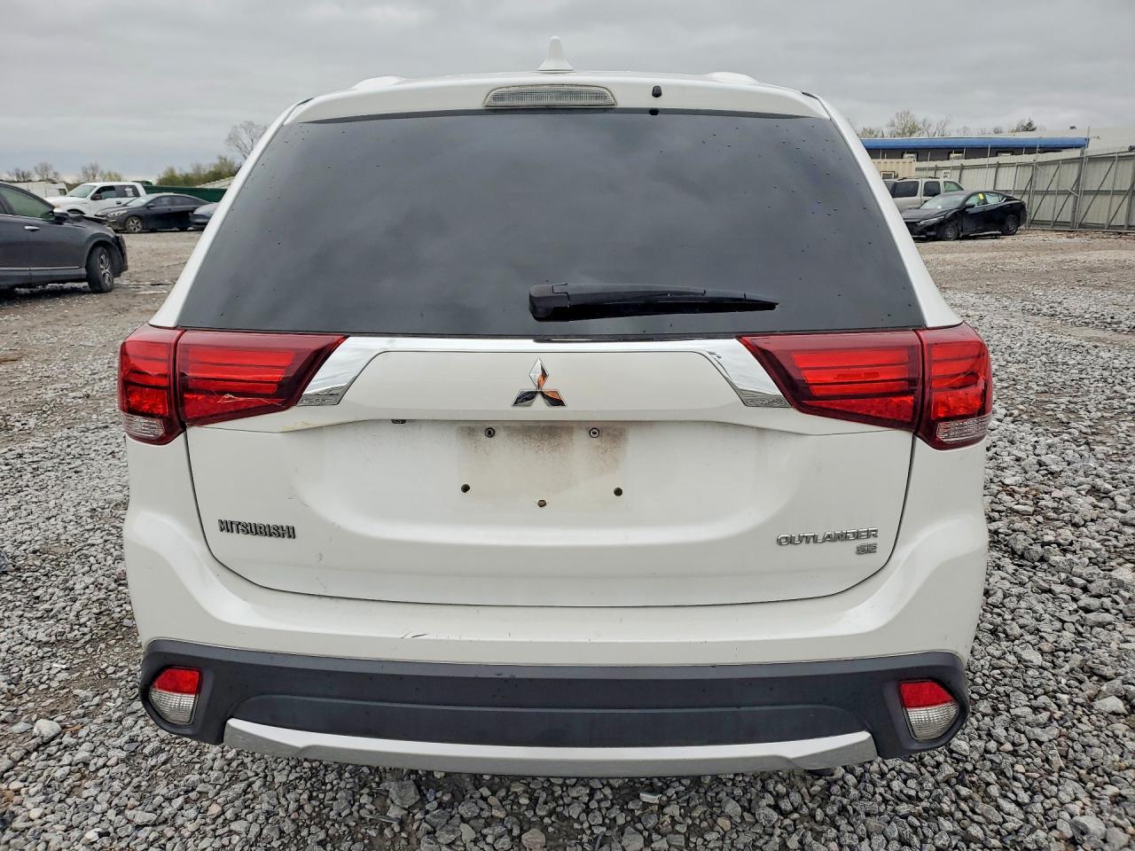 2018 MITSUBISHI outlander