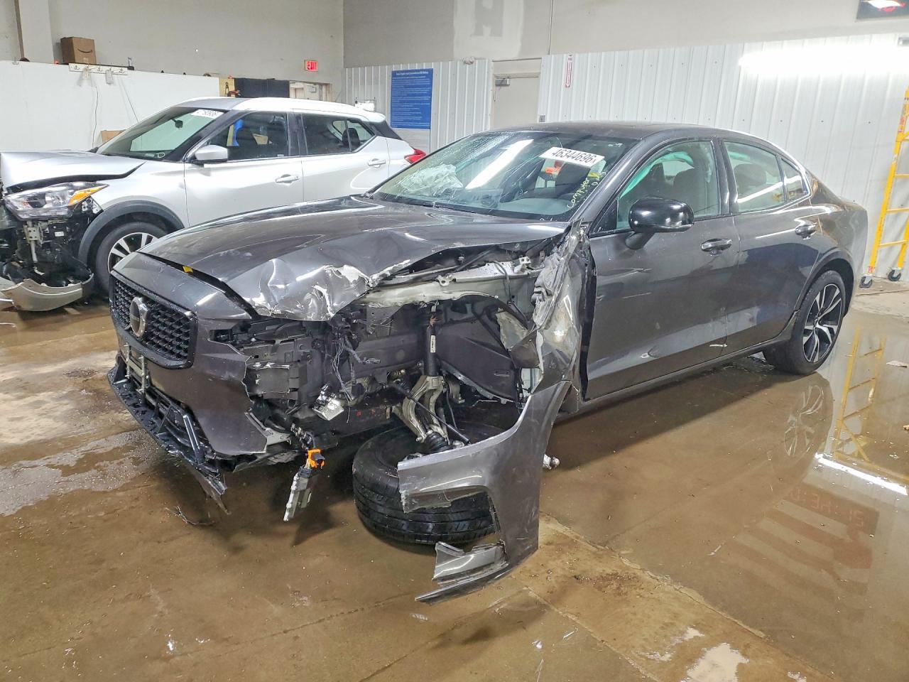 2024 VOLVO S60