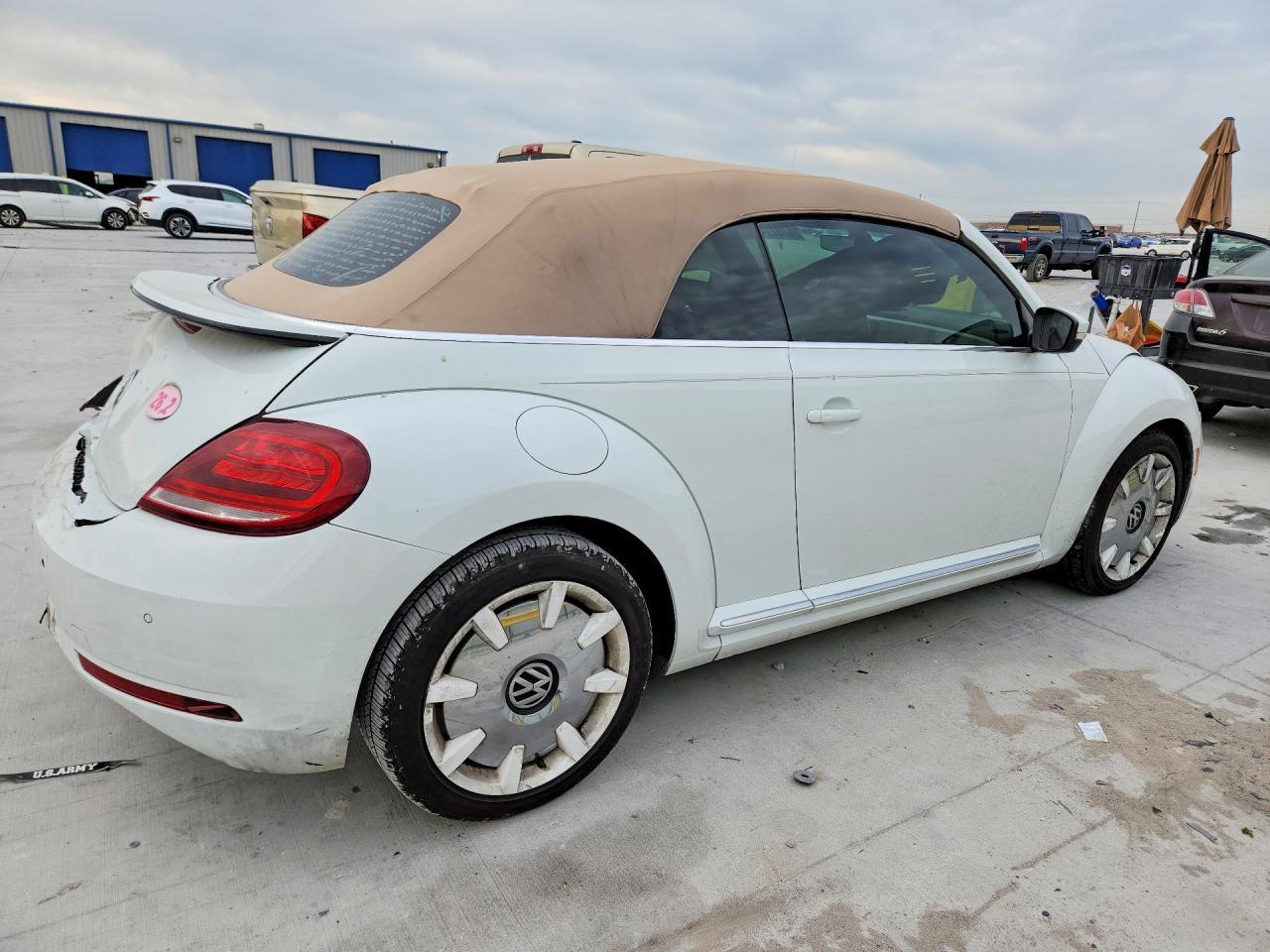 2019 VOLKSWAGEN Beetle