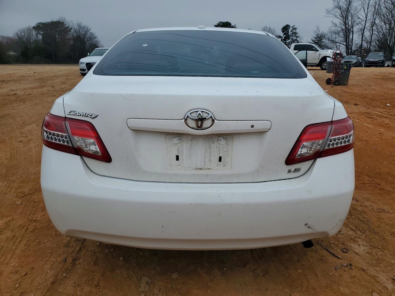 2011 TOYOTA CAMRY