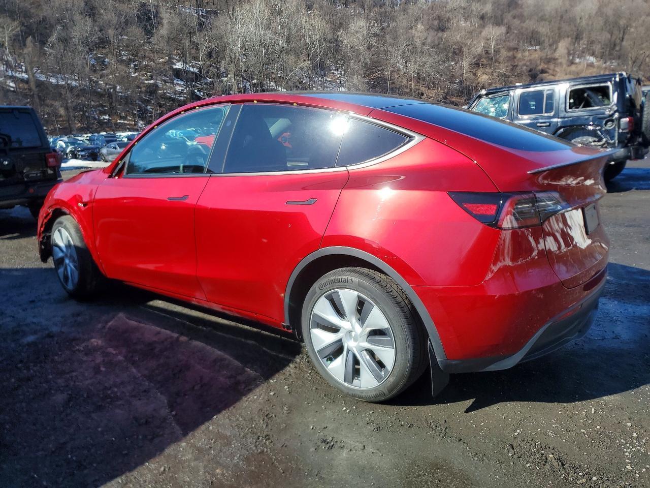 2024 TESLA MODEL Y