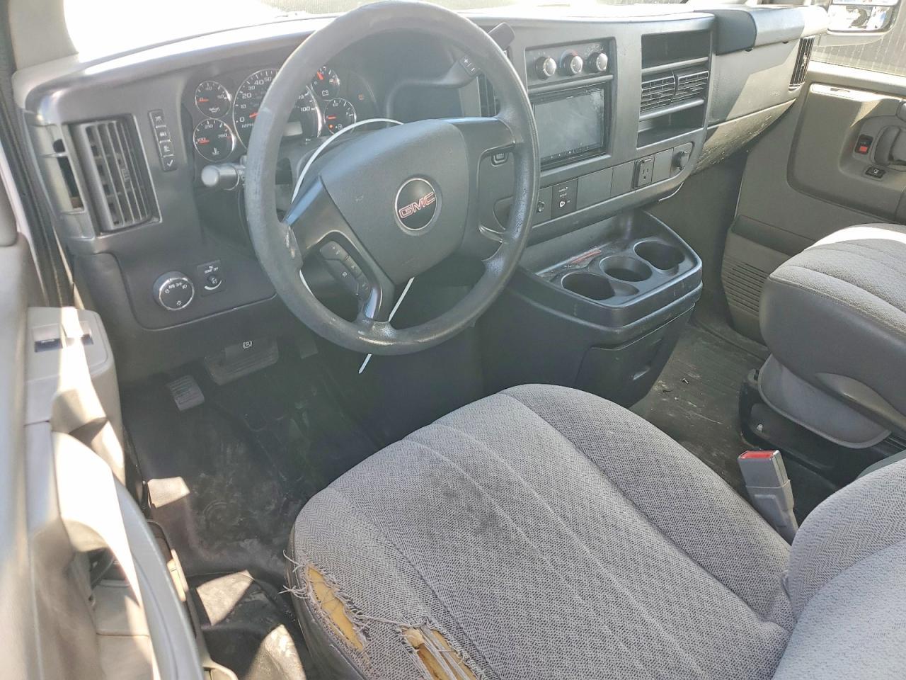 2015 GMC Savana