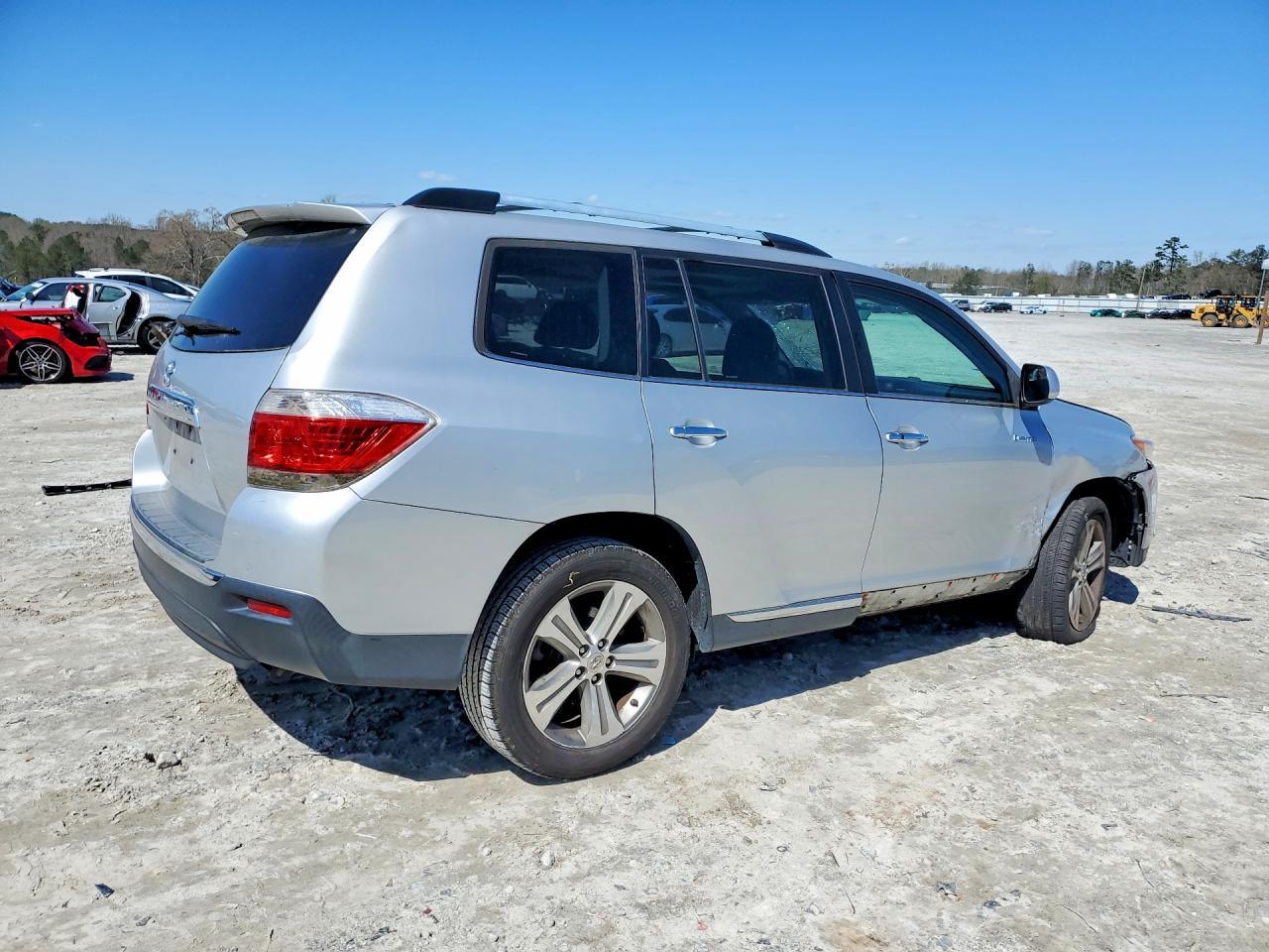 2013 TOYOTA HIGHLANDER