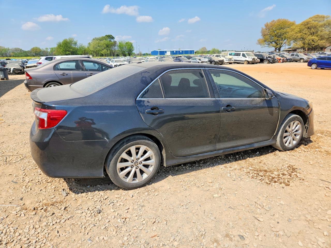 2014 TOYOTA CAMRY