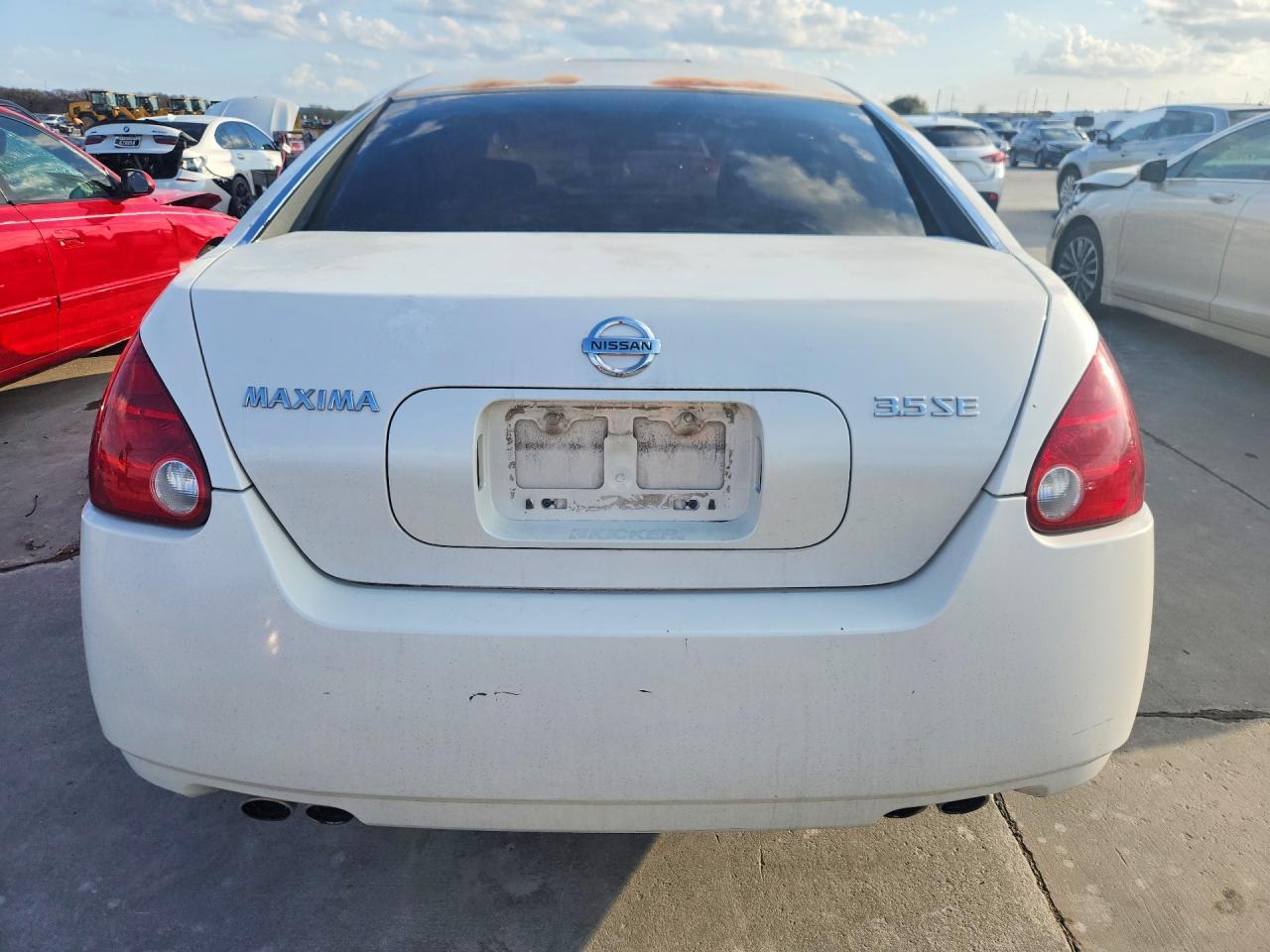 2005 NISSAN Maxima