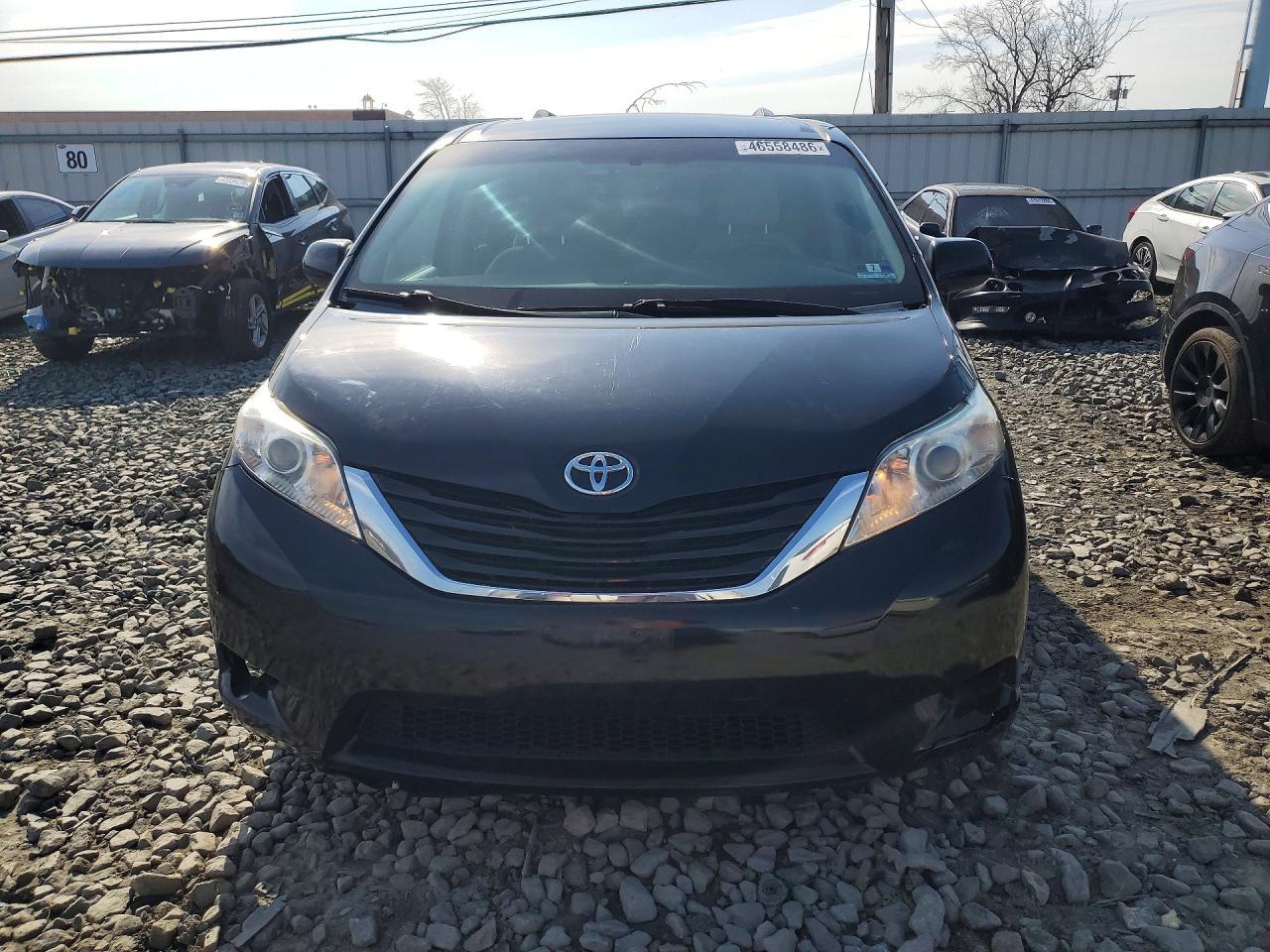 2015 TOYOTA SIENNA