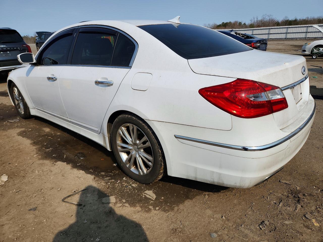 2013 HYUNDAI GENESIS