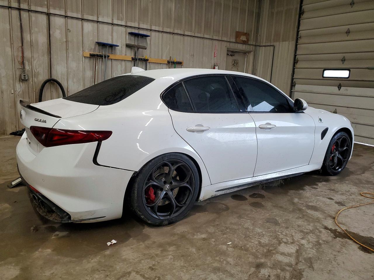 2017 ALFA ROMEO Giulia