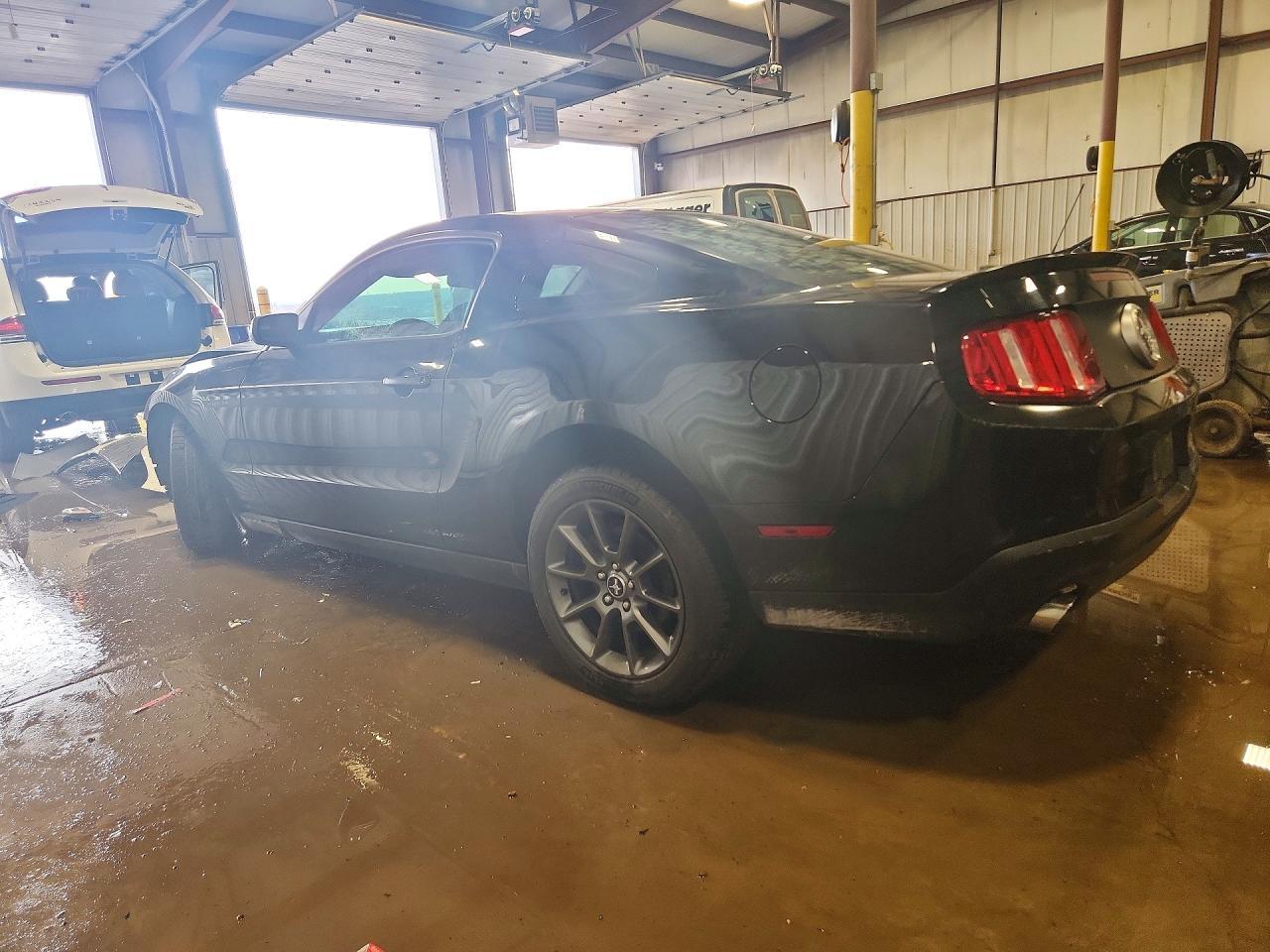 2011 FORD MUSTANG