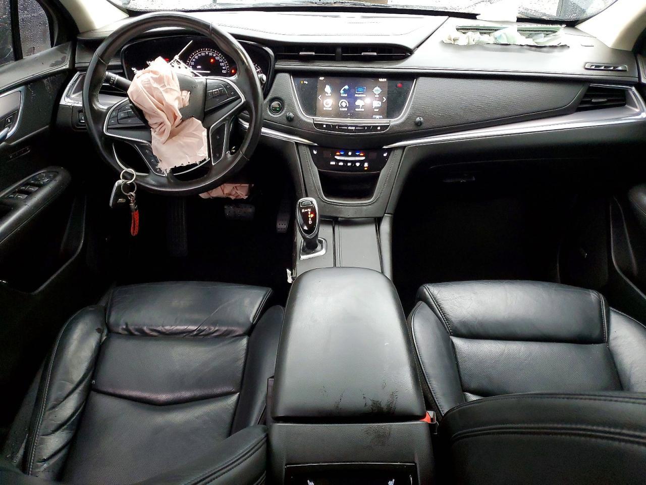 2017 CADILLAC XT5