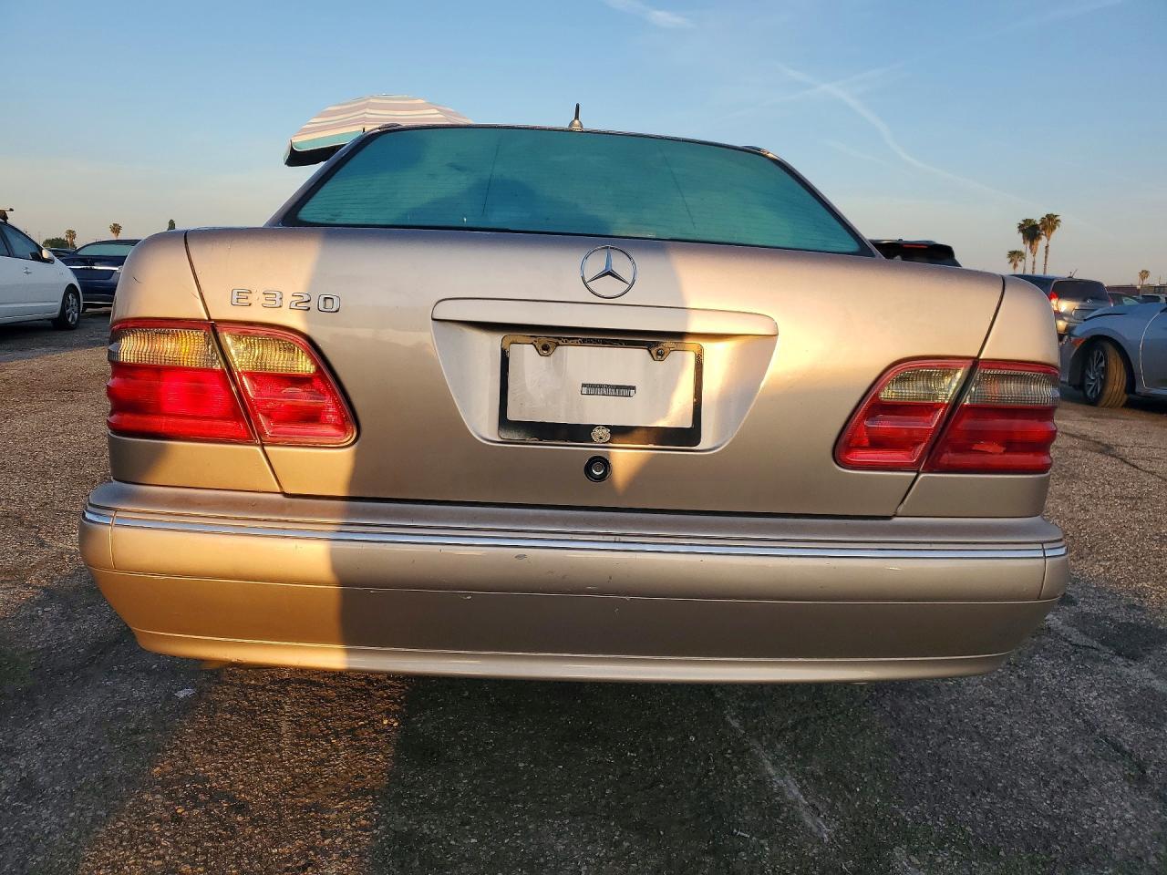 2001 MERCEDES-BENZ E-Class