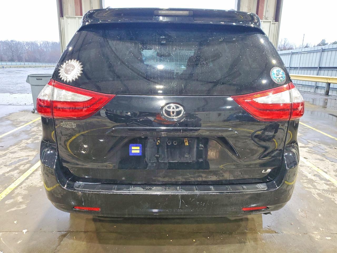 2017 TOYOTA SIENNA