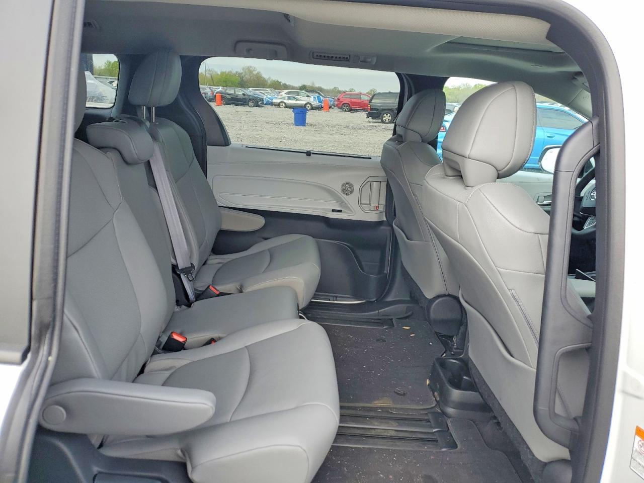 2025 TOYOTA SIENNA