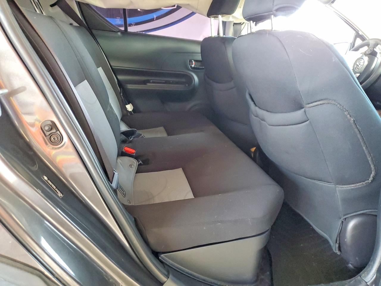 2018 TOYOTA Prius c