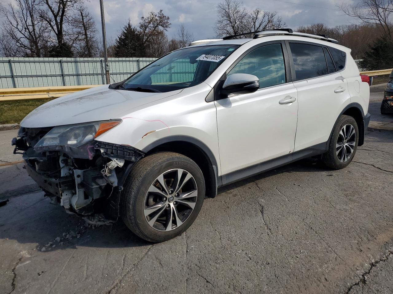 2015 TOYOTA RAV4