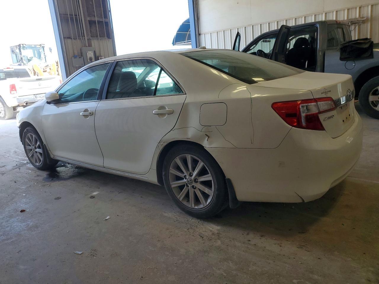 2014 TOYOTA CAMRY