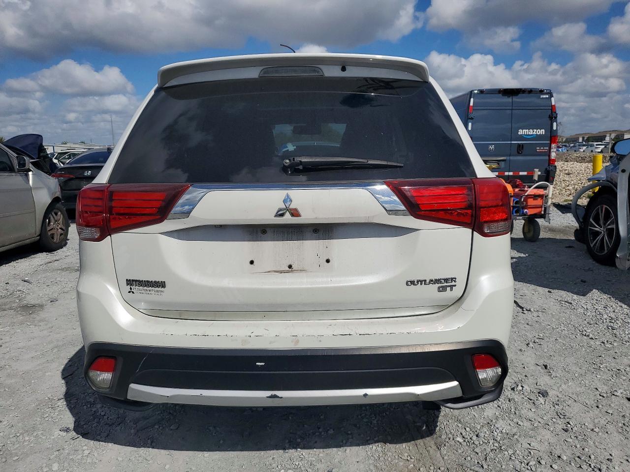 2016 MITSUBISHI outlander