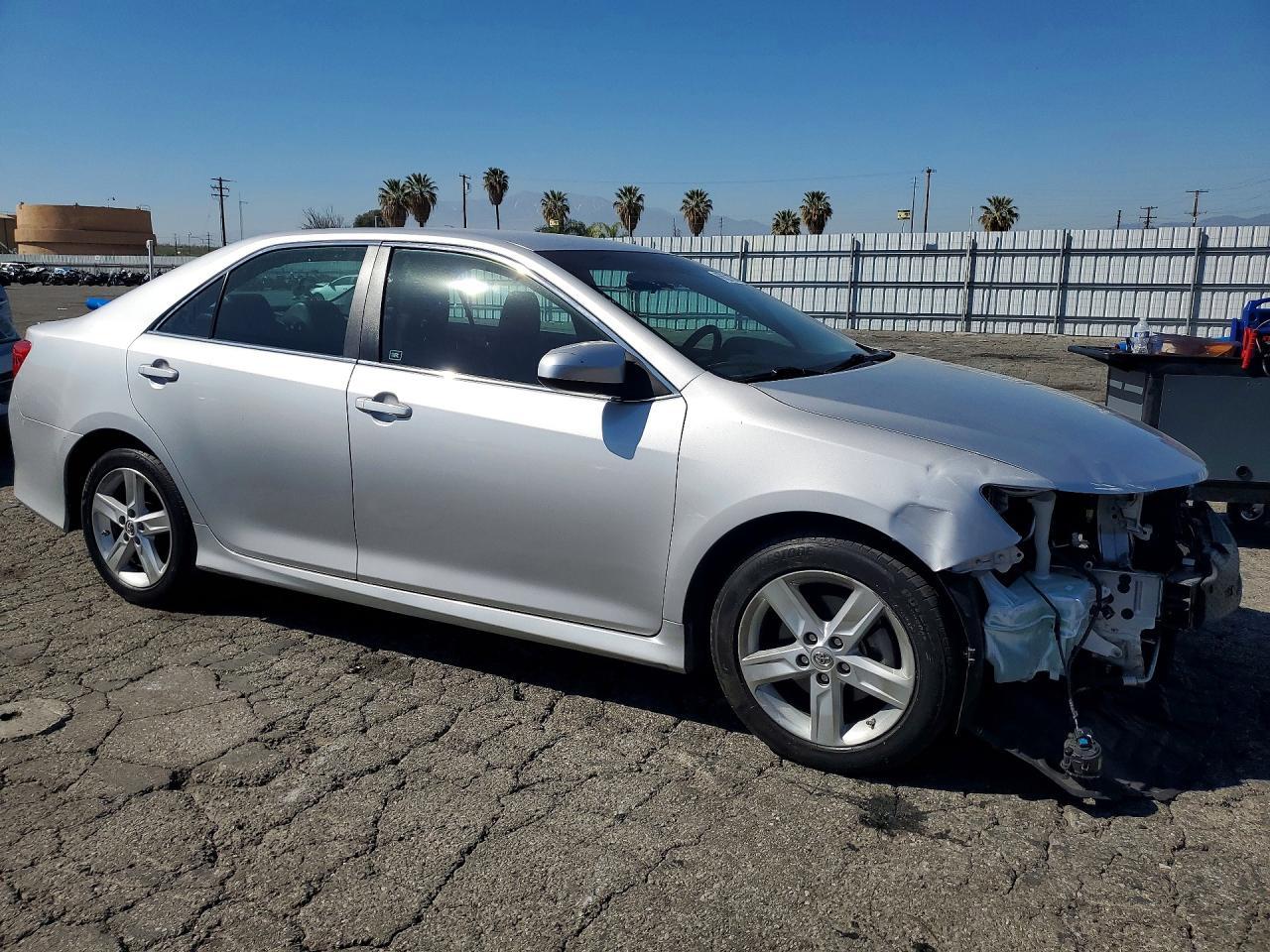 2014 TOYOTA CAMRY