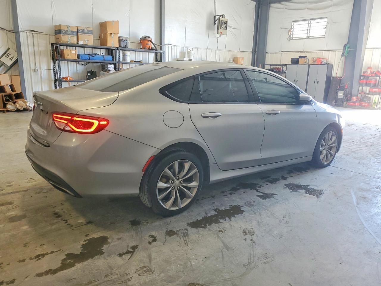 2016 CHRYSLER 200