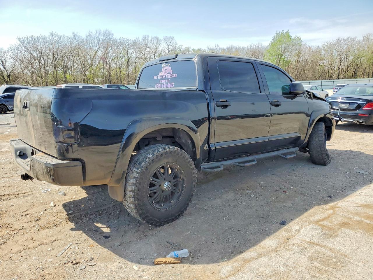 2011 TOYOTA TUNDRA