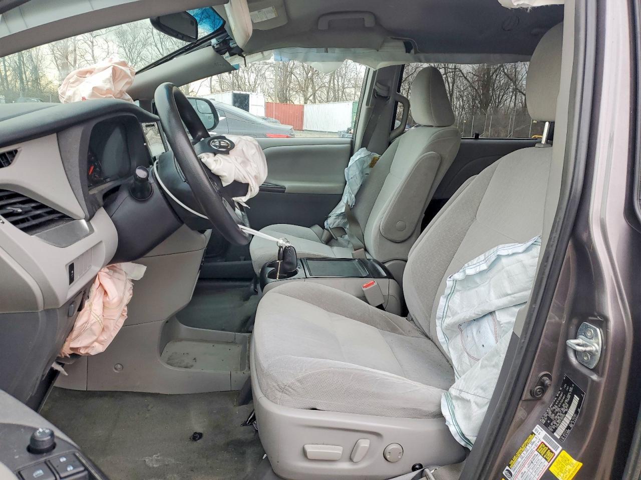2015 TOYOTA SIENNA