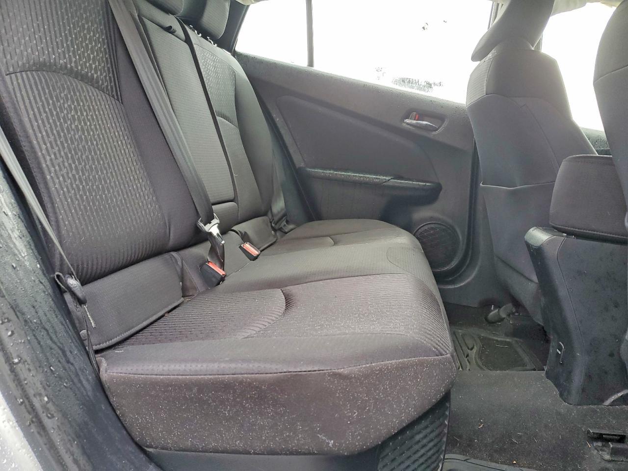 2016 TOYOTA PRIUS